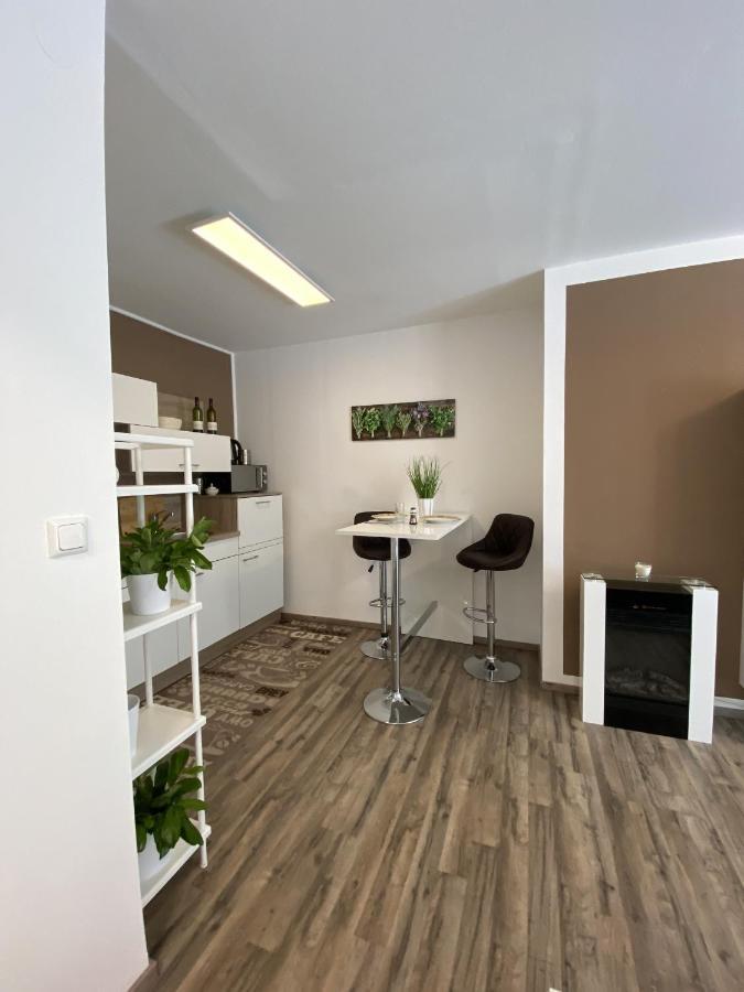 #Lowcosthighcomfortgoess Appartement Goss Buitenkant foto
