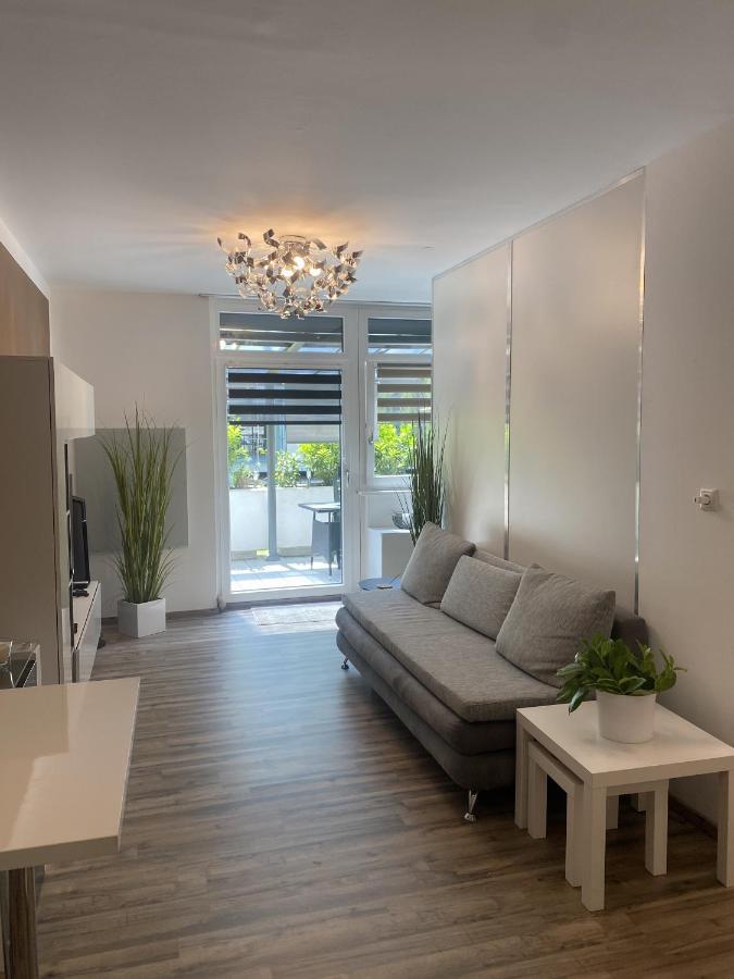 #Lowcosthighcomfortgoess Appartement Goss Buitenkant foto
